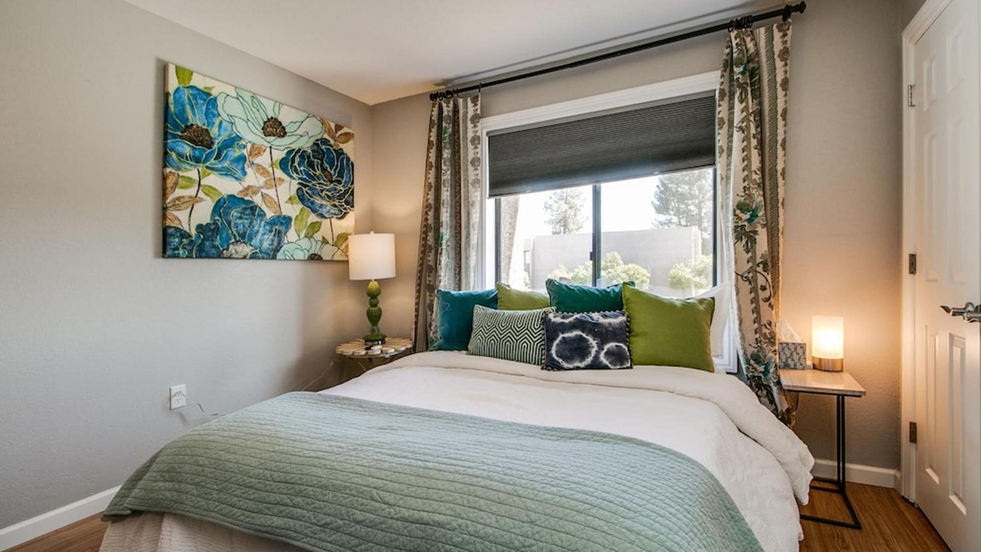 Holiday home Charming & Comfy In The Heart Of Old Town!